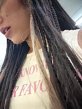Izabella_Bella - Off bra and stream without 👙