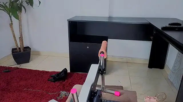 Mariana_Lu - plug ass+ azotes