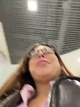 Jucie_Boom - RISKY MOANING IN FIT ROOM🥵😱