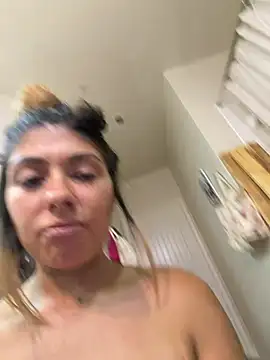 Bbgurlnickii - cuming w my toys; eye contact w u