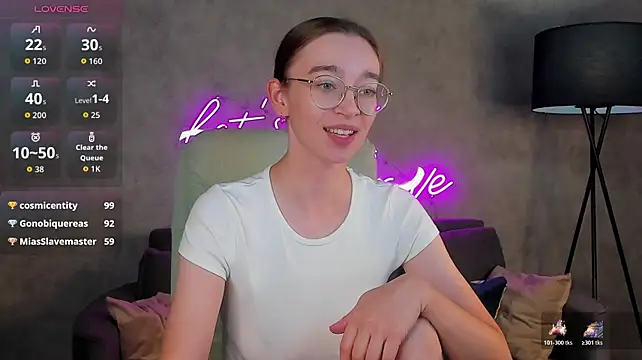Lucy_Green - flash nipples