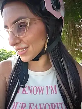 Izabella_Bella - Show boobs at the street risky 🍈🍈