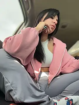 JulliaVegas - Squirt