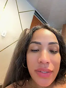 SQUIRTINGQUEEN11 - Double fist papi😳😳 squirting