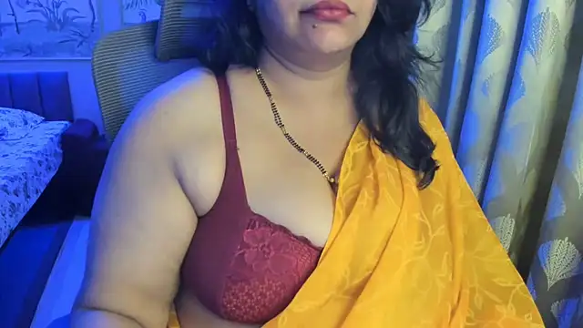 Tarivishu11 - french kiss with open boob