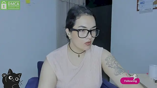 Sofialacolombiana - Fuck my fat pussy guy!
