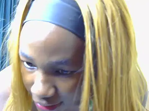 Shaannie - finger pussy