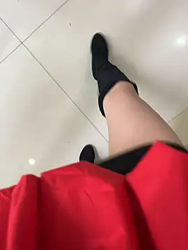 Lola666999 - 咖啡厅玩刺激，完成任务脱掉内衣露点