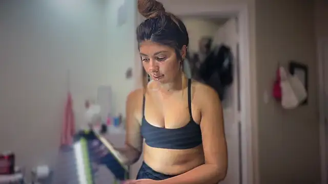 Bbgurlnickii - cuming w my toys; eye contact w u