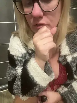 Lady_gloria69 - Vidéo anal courgette
