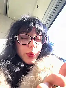 Only_April - BOOBS FLASH in a public place