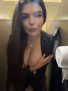 AmelliaDiamond - Slup naked pussy +boob
