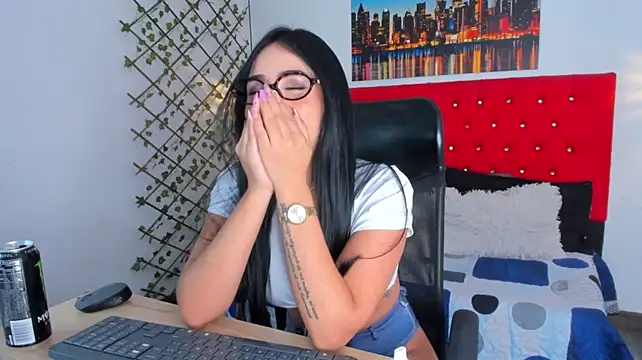 Jessica_bellini - NAKED AND SPANK ON THE ASS