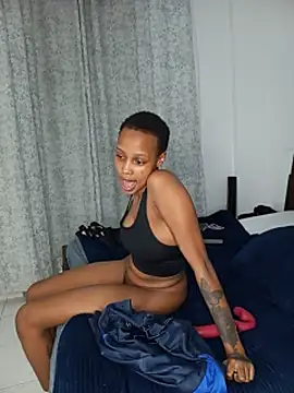 Honeyluna_ - strapon fuck till squirt