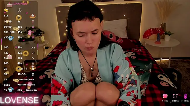 Emily_Strikeee - 2 hard spanks 💥💢