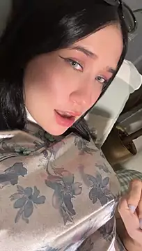 AlejandraRoa_ - flirty moment ୭ ᵎᵎ 🧁