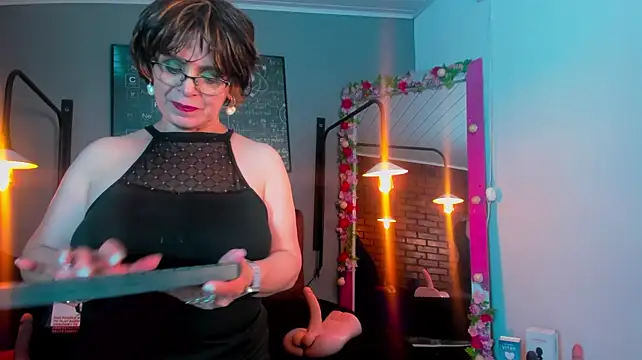 Samantha_mature56 - 💋Oil in boobs + 15 sec toy🥵