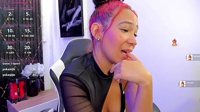 Chloe_iraide - Show boobs