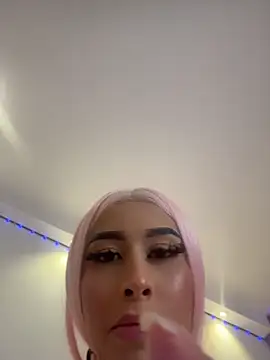 Kymberly_18 - show ass in doggie 🍓