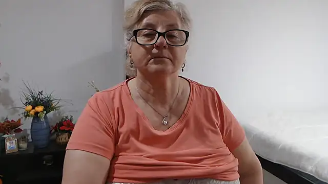 NoraMelow - 2 minutes bare breasts 100% Big ​Tits