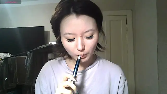 QuyenLuellen - Lick my sweet lips