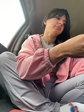 JulliaVegas - Squirt