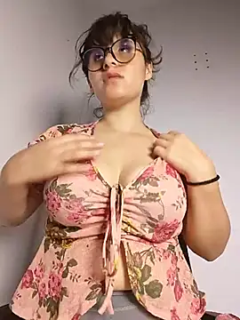 Kitty_Kalifa - Totaly naked + 3min link control 🍆