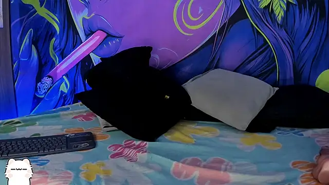 Emiilycollins - RIDE TORSO AND SHOW SQURT (LEGS OPEN)