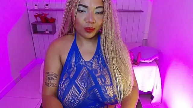 Ivonny_Hot - I bounce my tits and shake them for you.