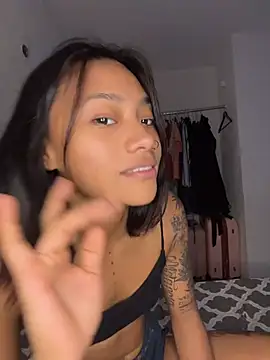 Mia-miauuuuu - Una mamada de chichi con leche💦