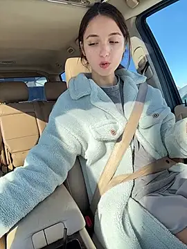 DollyTall - MAKE ME CUM IN PARKING 😈
