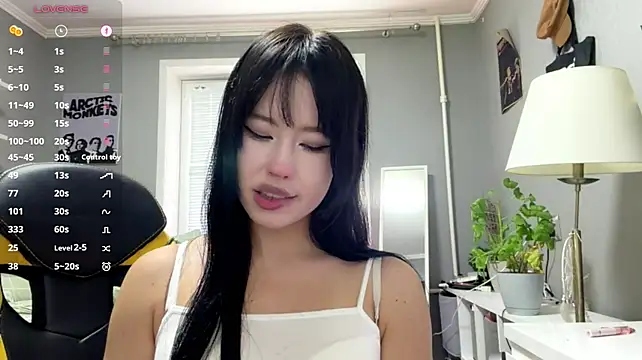 AmiKite - I'll play with my bra <3