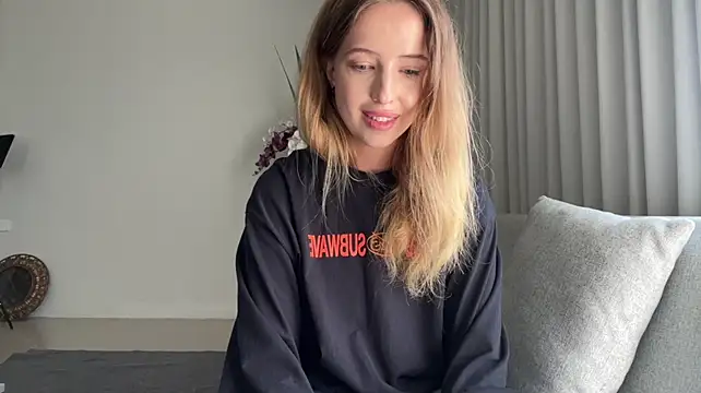 Nura_n_Sarah - show asshole close up