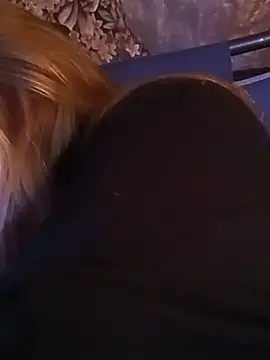 BettyandGold - Toy play