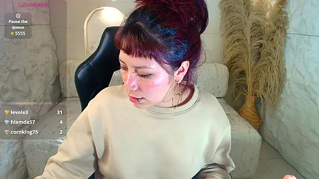 Valentina_r_ - naked doggy style