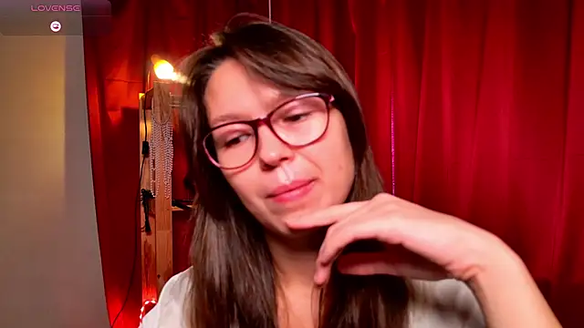 EllaVi - Lick lips + say something naughty in whi