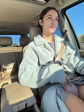 DollyTall - MAKE ME CUM IN PARKING 😈