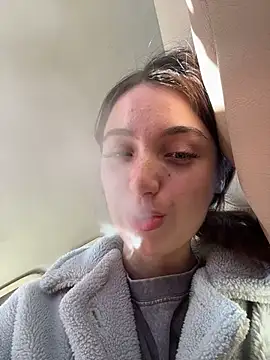 DollyTall - MAKE ME SQUIRT IN PARKING 🥵🌊