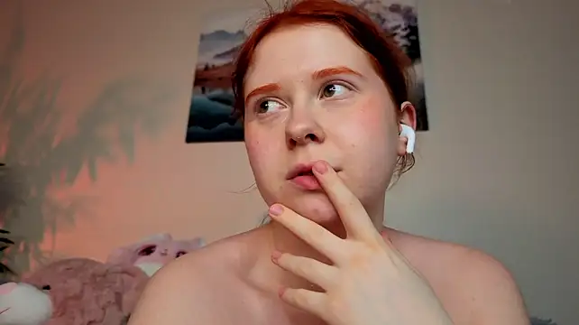 Erica_angel - finger my little pussy