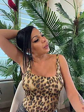 ReynaMorel - Bend over and shake my ass 🔥