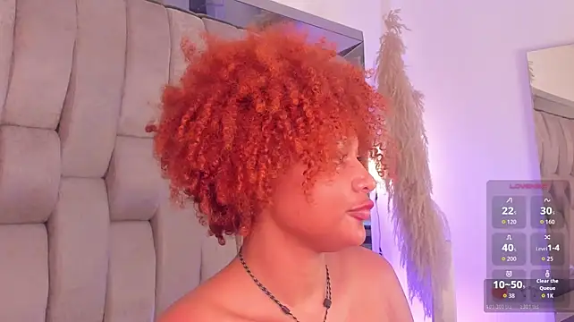 _CurlyGirl_ - Lube up that butt and shake it 🔥