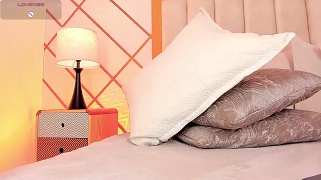 TahliaMoreau - ⭐Oiled ass + Hard spank show⭐