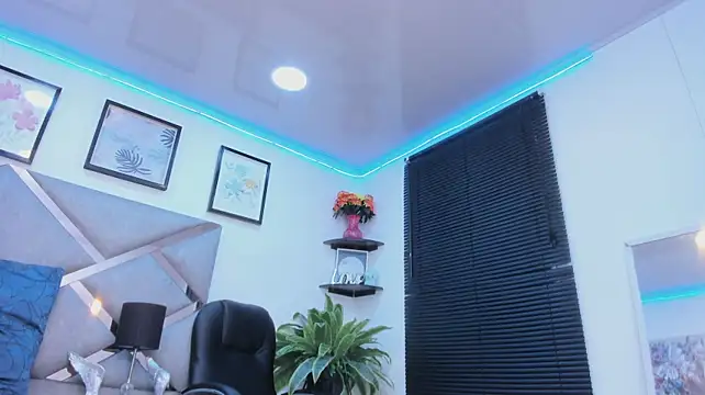 Nicole_sp - RUB MY PANTIES