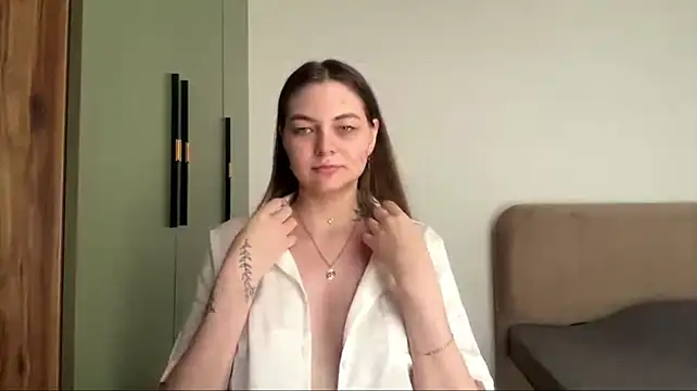 DonnaDunsmoor - massage my nipples under top