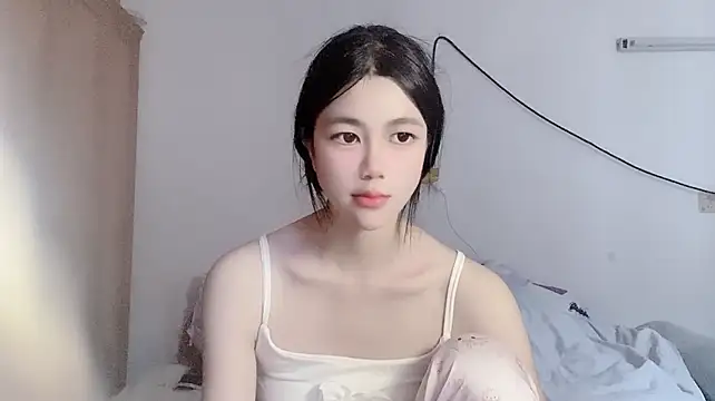 Lubaobao777 - 一个人直播有点安静，期待陪伴，你想要的我都会