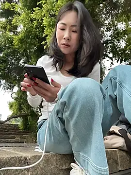 Eva10069 - 闹市茶馆亲异性奶头🫦