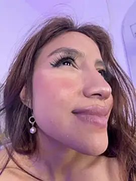 Naomiii__ - PLUG +SQUIRT IN FACE💦💦💦🔥🍆