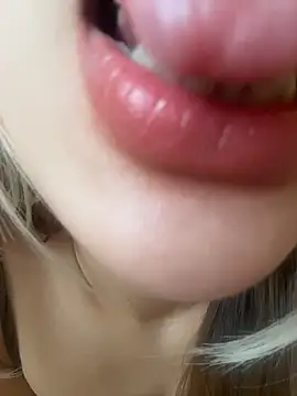 Xiaozz-001 - 脱内裤M腿自慰