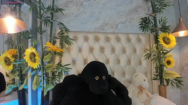 LittleeJaz - Show Oil ass y tits 💦🍒