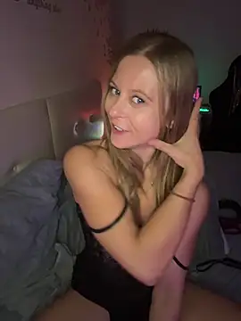 JuicyLucy06 - Ass slaps 3x with ‘Spank Plank’